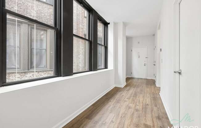 1 bed, 1 bath, $4,100, Unit 11C