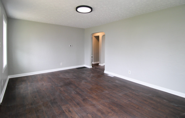 2 beds, 1 bath, $1,300