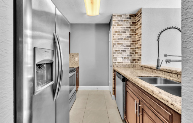 2803 NW 33 ST