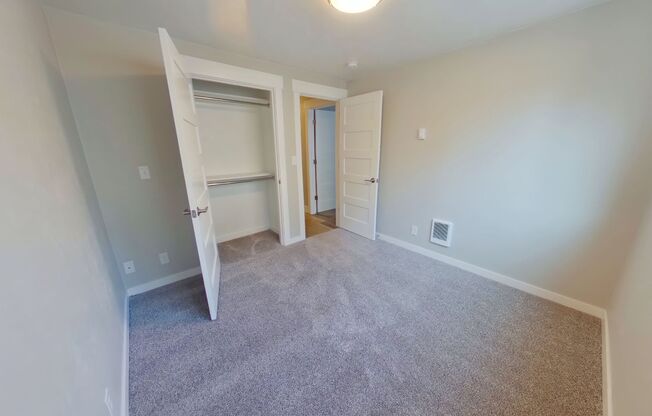 2 beds, 1 bath, $1,700, Unit 11