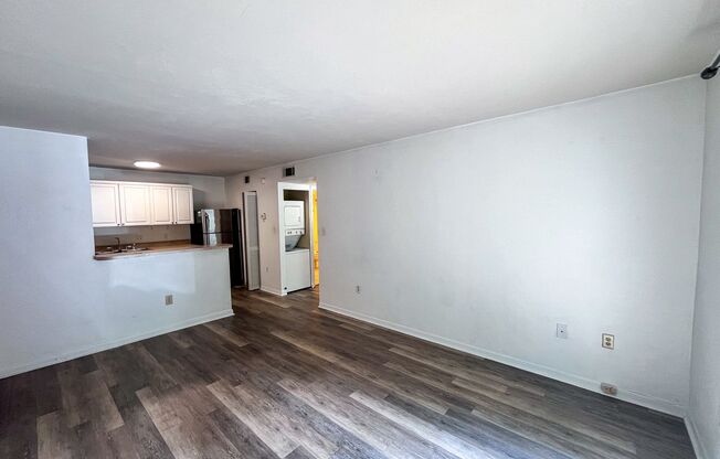 Campus Point E-1 - Pet Friendly!