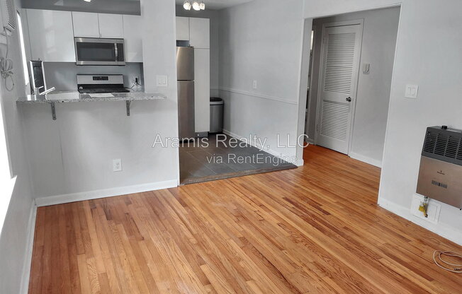 812 PIEDMONT AVE NE