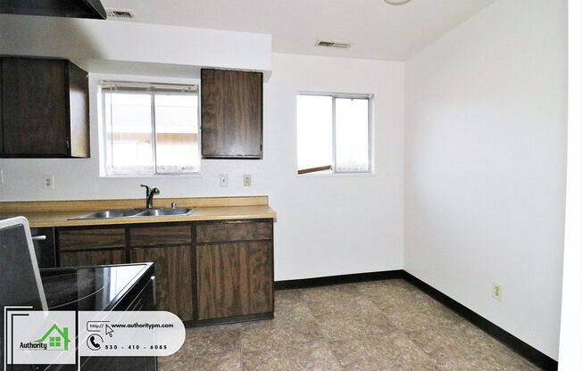 2 beds, 1 bath, 930 sqft, $1,095, Unit Unit 4