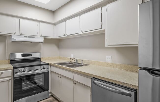 2 beds, 2 baths, 958 sqft, $1,145, Unit D25