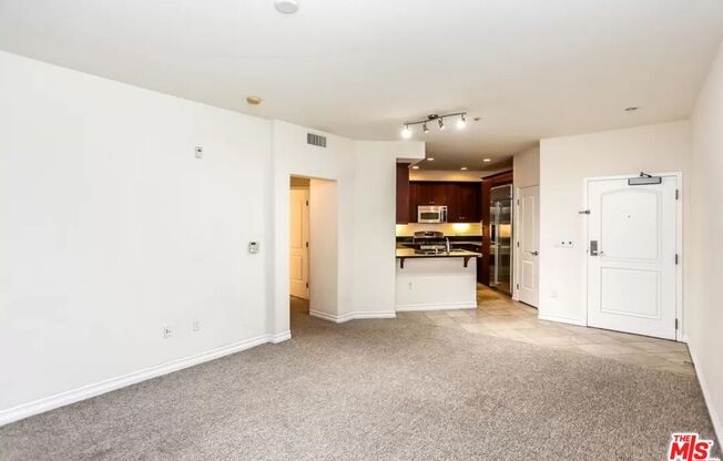 1 bed, 1 bath, 700 sqft, $2,950, Unit 604
