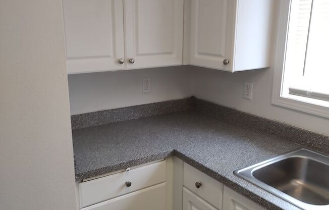 2 beds, 1.5 baths, 1,150 sqft, $1,650, Unit 24