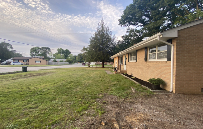 298 EASTWOOD DR