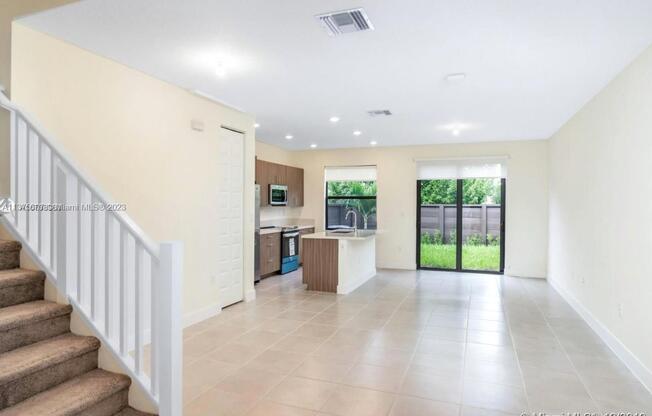15842 NORTHWEST 91 CT