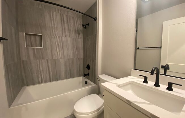 3 Bedroom Westmorland Townhome!!