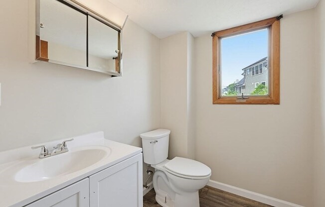 3 beds, 2.5 baths, 2,490 sqft, $3,700, Unit 22