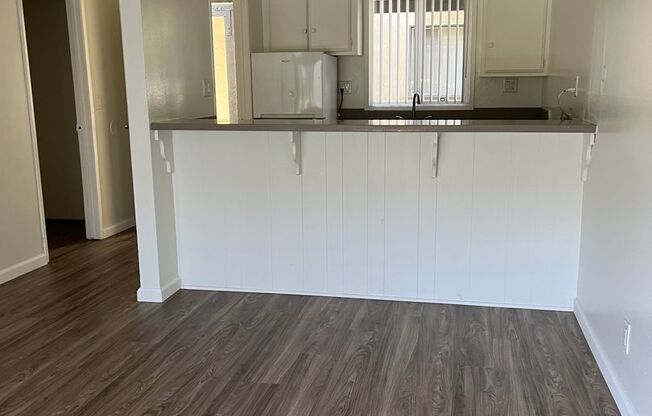 Studio, 1 bath, 421 sqft, $1,975, Unit 42