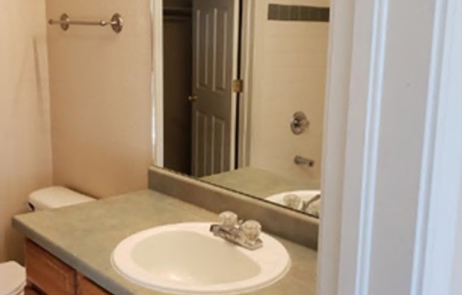 2 Bedroom condo in desirable Powers Corridor area!