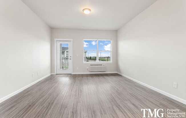 2 beds, 2 baths, 987 sqft, $1,890, Unit H356