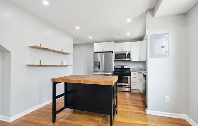 Available Now! 2 Level, 2 Bedroom Condo in Hill East!