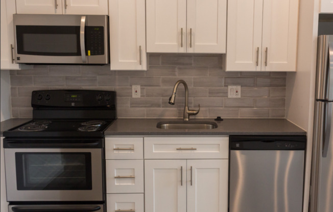 1 bed, 1 bath, 580 sqft, $1,350, Unit 4A
