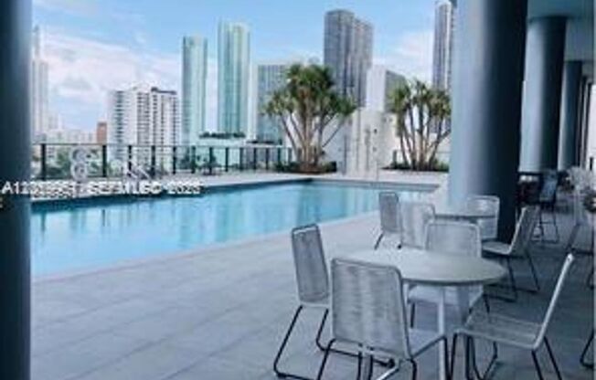 1 bed, 1.5 baths, $3,200, Unit # 2401