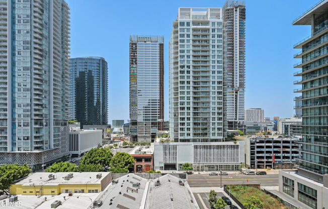 1 bed, 1 bath, 860 sqft, $3,000, Unit 914