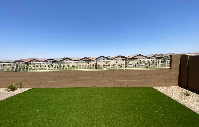 5 beds, 3 baths, $2,745
