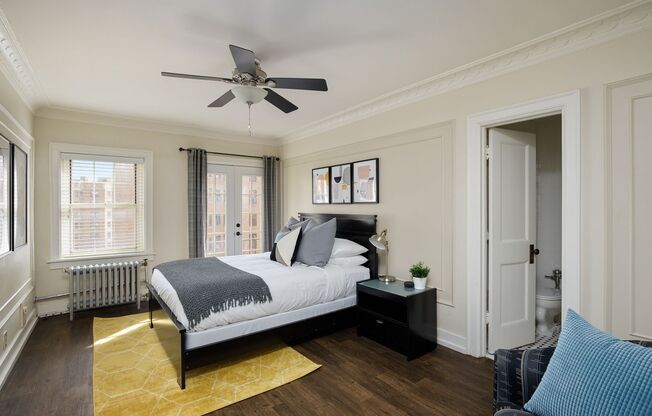 Studio, 1 bath, 300 sqft, $950, Unit 108