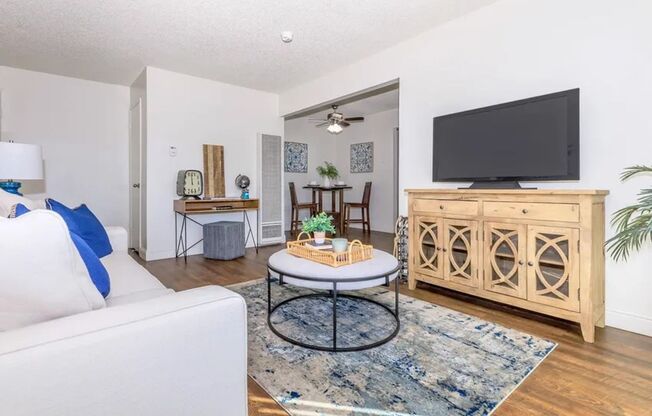 1 bed, 1 bath, 700 sqft, $1,320, Unit 04-202
