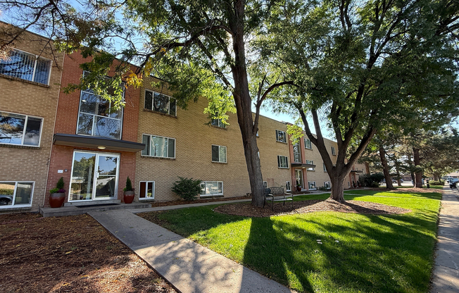 COTTONWOOD APARTMENTS