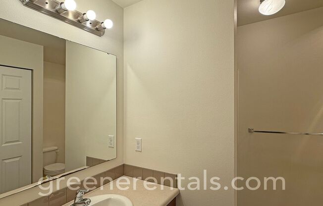 2 beds, 2 baths, 1,050 sqft, $1,725, Unit 1419-201
