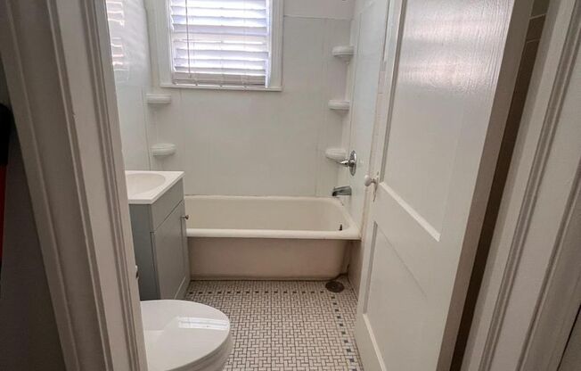 1 bed, 1 bath, 775 sqft, $1,000, Unit 1411-1