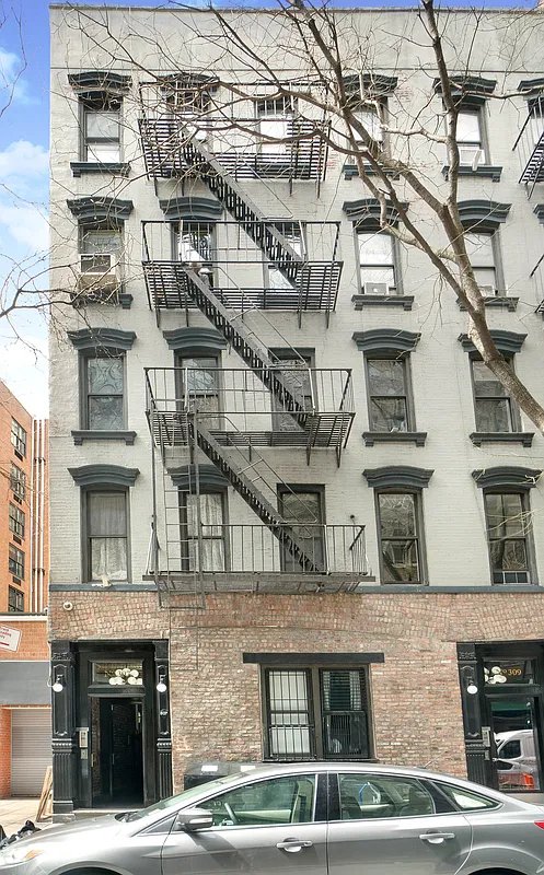 Mott Street and Bleecker Street 0