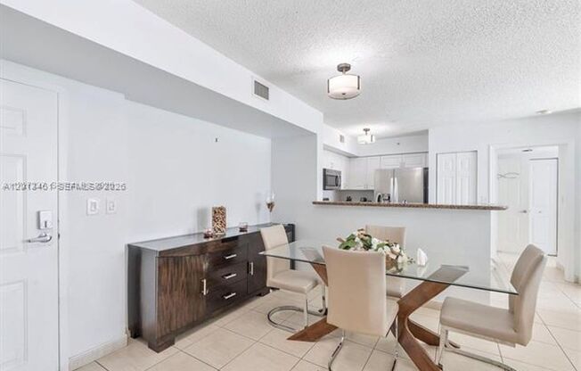 2 beds, 2 baths, $3,950, Unit # 603