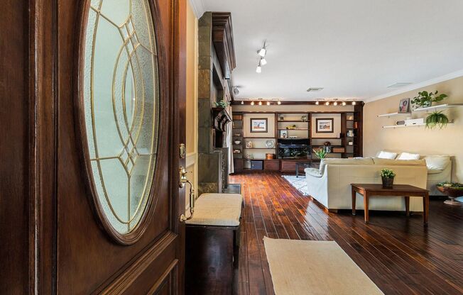 Updated 2-Bed, 2.5-Bath Patio Home Near Uptown