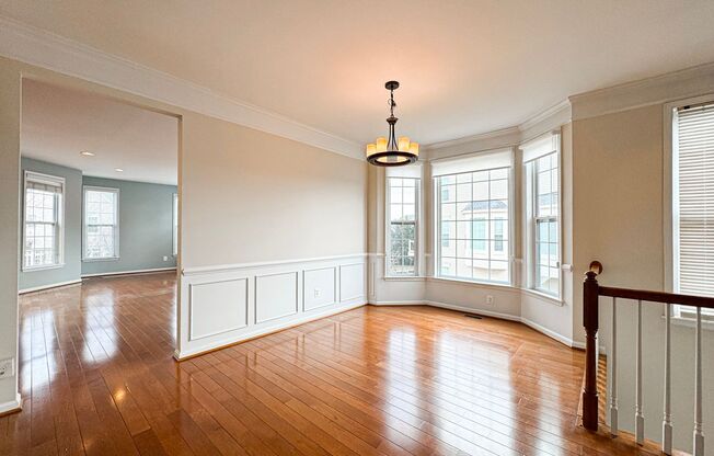 Stunning 3 Bed 2/2 Bath End-Unit Townhome In Desired Stone Ridge South