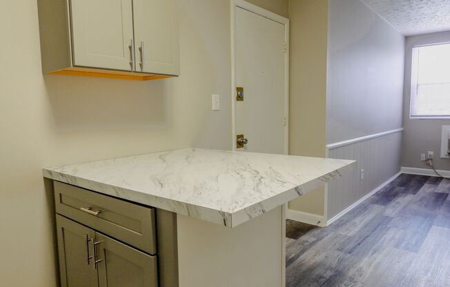 2 beds, 1 bath, 665 sqft, $1,040, Unit 1738F