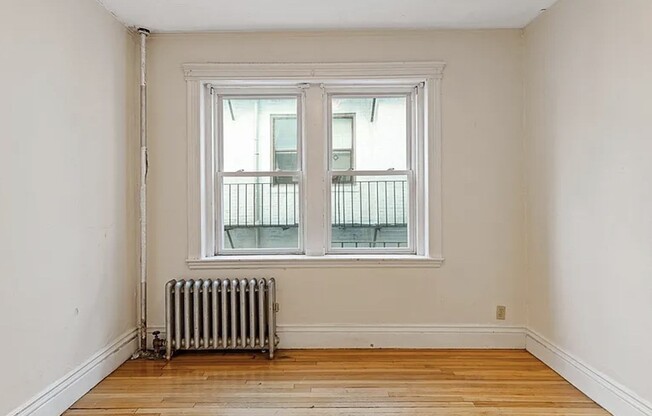 2 beds, 1 bath, 650 sqft, $3,100, Unit 170