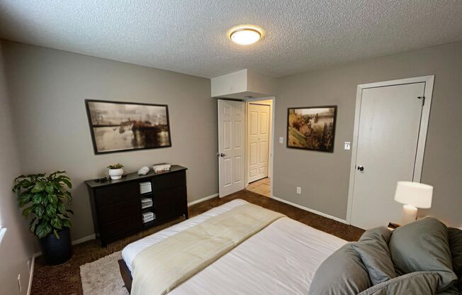 918-922 Teal Ct.
