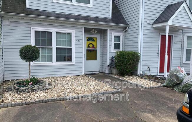 437 GREENVIEW DR