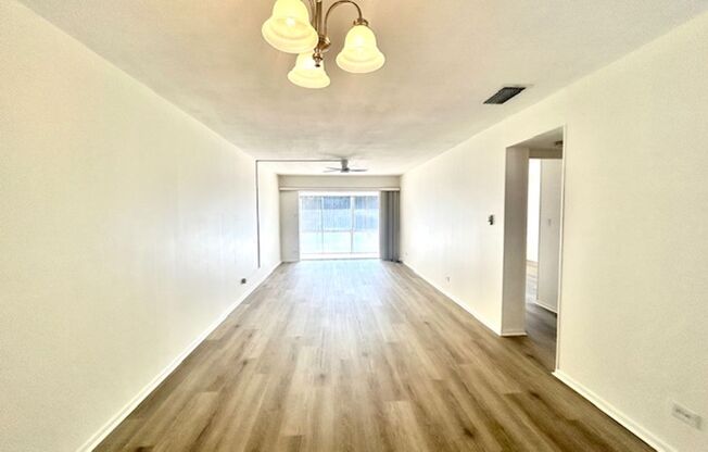 55+Community - ANNUAL 1/1 GREAT LOCATION - UPDATED UNIT WITH COMMUNITY HEATED POOL!