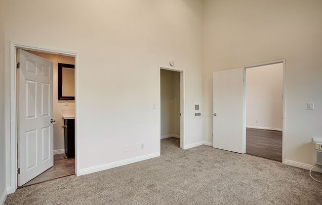 2 beds, 2 baths, 979 sqft, $4,000, Unit 301