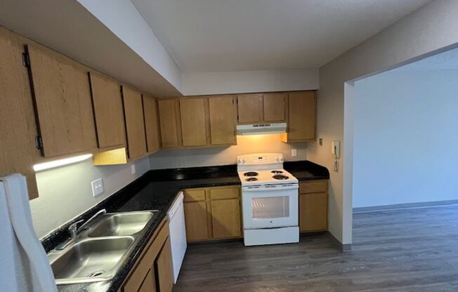 2 beds, 1 bath, $1,045, Unit 2569IRB