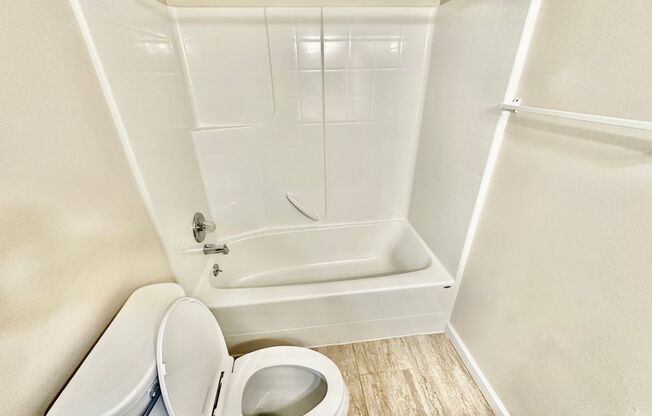 3 beds, 3 baths, 1,280 sqft, $1,850, Unit 503