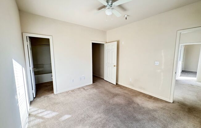 4 beds, 4 baths, $2,500, Unit # 424