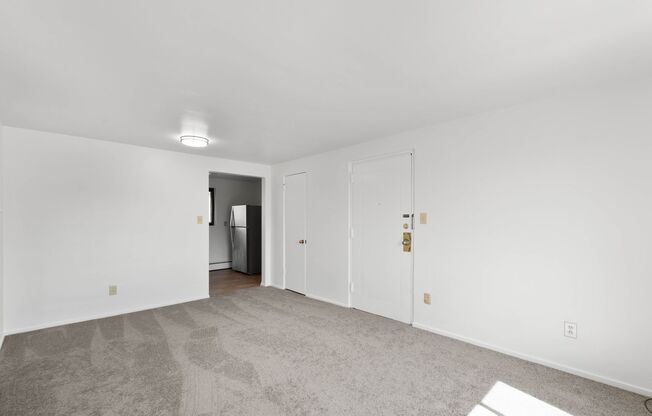 2 beds, 1 bath, 850 sqft, $949, Unit 10615 Lindberg Ave. C2 - Apt. 2