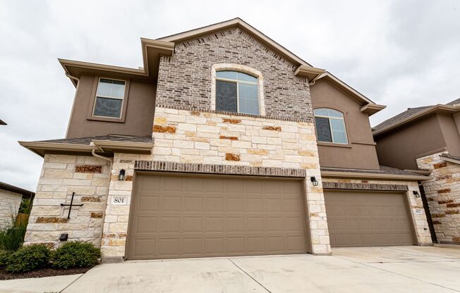 Spacious 4 Bed, 2.5 Bath Home with Fenced Yard & Garage – Comfort Meets Convenience!