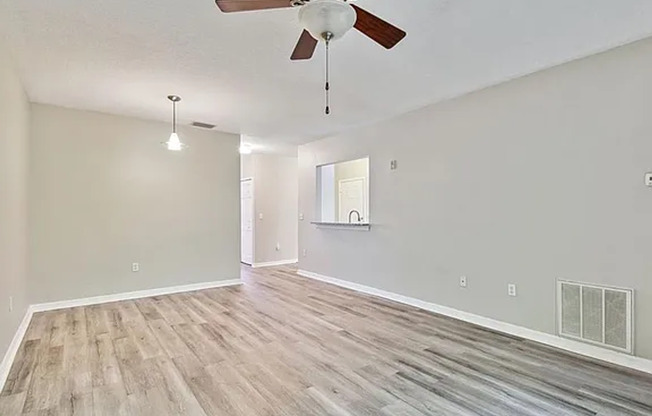 Spacious 3-Bedroom Condo in The Villages of Bloomingdale – Gated Community Living!