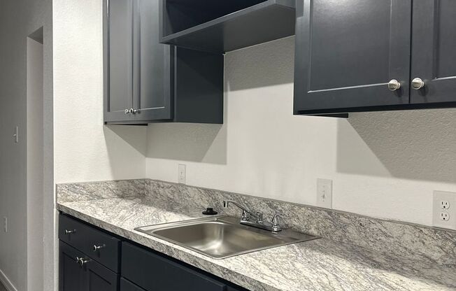 1 bed, 1 bath, 645 sqft, $800