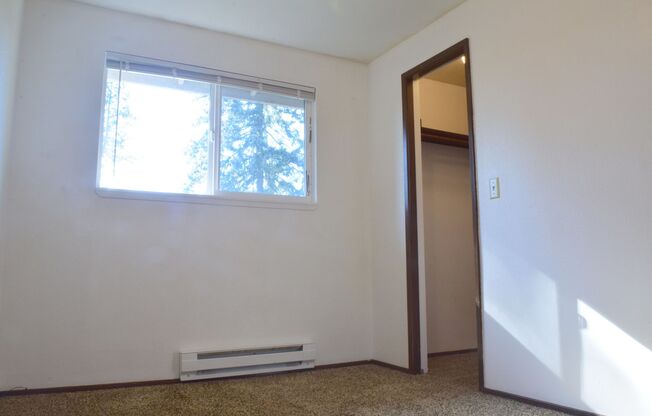 1 bed, 1 bath, $1,075, Unit LEO 08