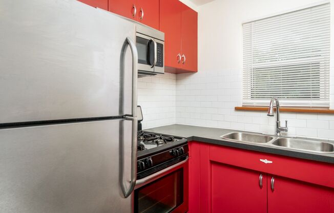 Studio, 1 bath, 404 sqft, $1,015, Unit 2125-106