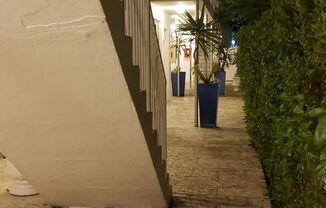 902- Sunset Apartments