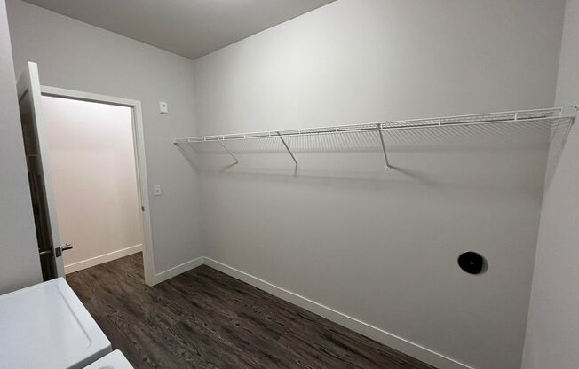 3 beds, 2 baths, 1,448 sqft, $2,095, Unit Lime 428