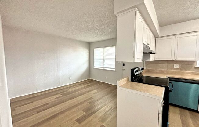 2 beds, 1 bath, 850 sqft, $949, Unit 84-205