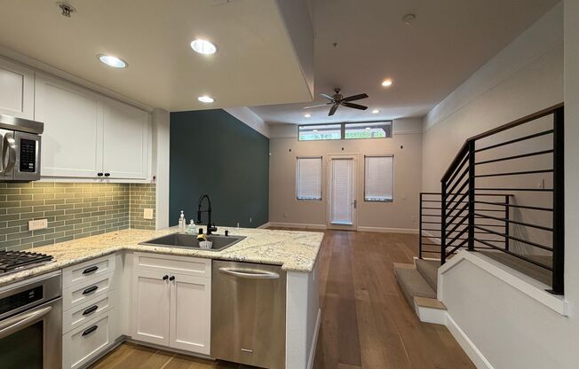931 Walnut